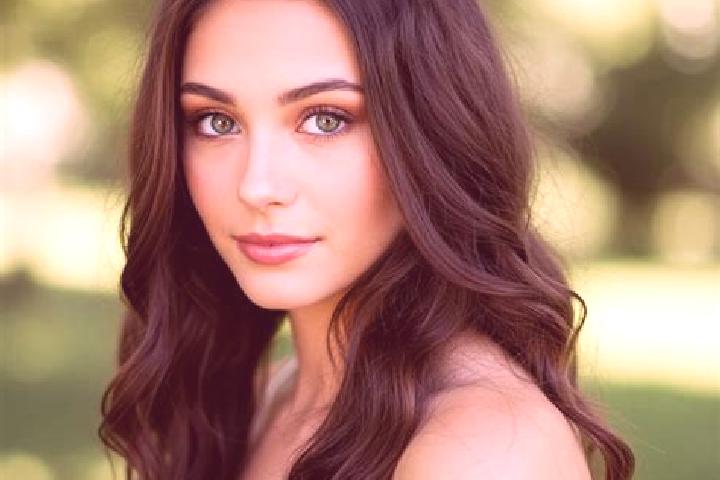 Mia, 22, a brunette hazel-eyed middle eastern companion based in Sloeinge. Offering 69, GFE, Party Girl. Available for incall and outcall, overnight bookings...