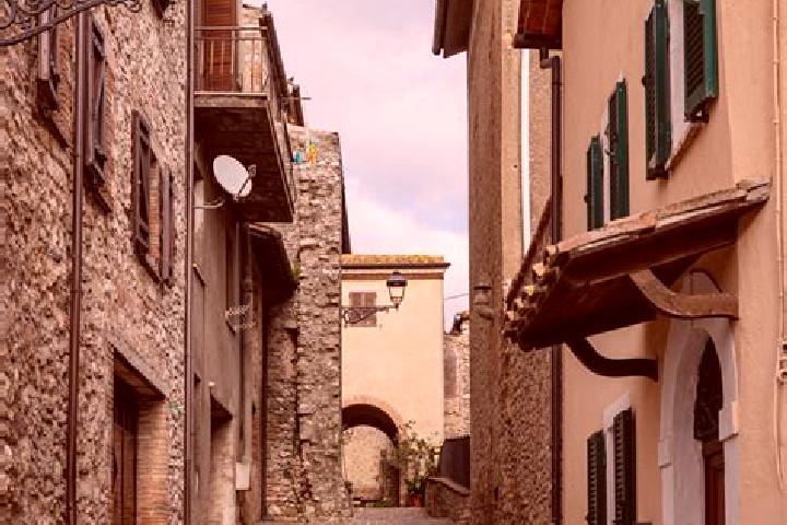 Mia, 22 — Escort in Avigliano, Italy