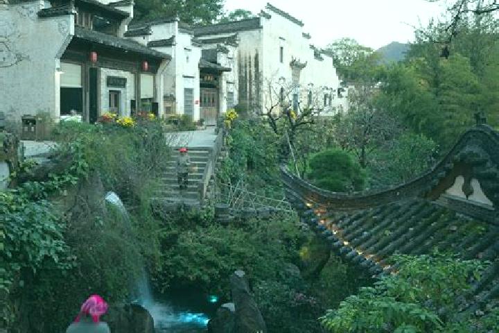 Mia, 22 — Escort in Huangge, China