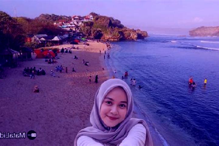 Mia, 22 — Escort in Karangbadar Kidul, Indonesia
