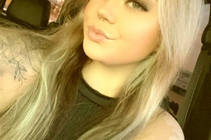 Mia, 22 — Escort in Macey, France