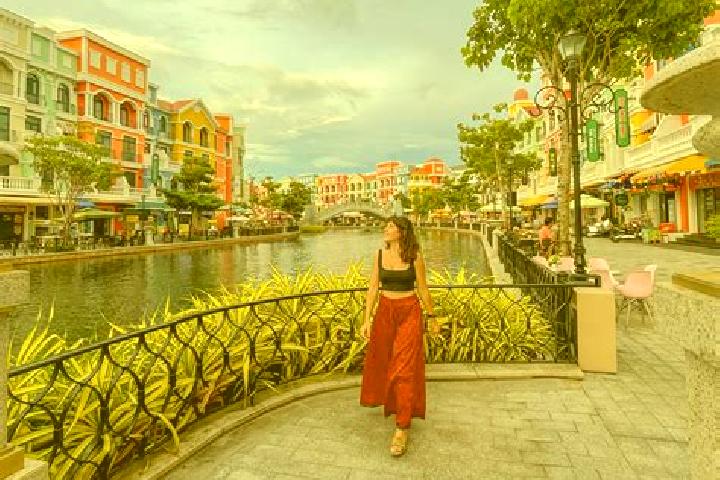Mia, 22 — Escort in Phu Tho, Vietnam