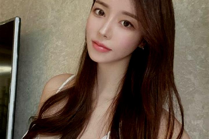 Mia, 22 — Escort in Qianhuang, China