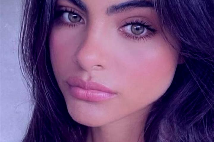 Mia, 23, a brunette brown-eyed middle eastern companion based in Nata. Offering Overnight, GFE. Available for incall and outcall, overnight bookings available.