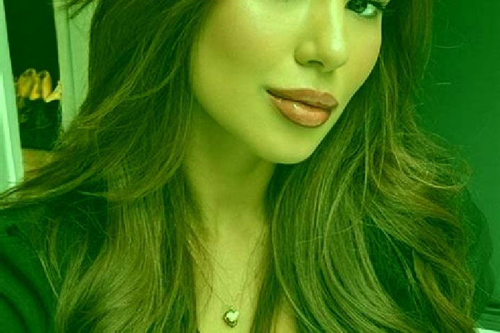 Mia, 23, a chestnut brown-eyed latina companion based in El Sasub. Offering Domination, 69, Erotic Massage. Available for incall and outcall, day and evening...
