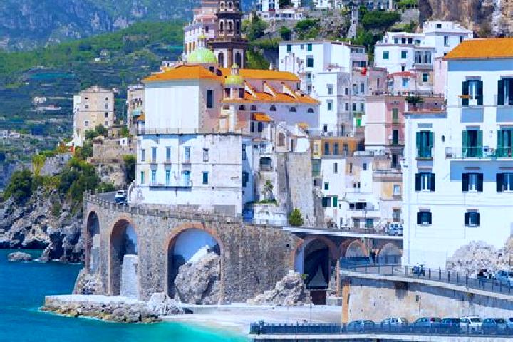 Mia, 23 — Escort in Camparada, Italy