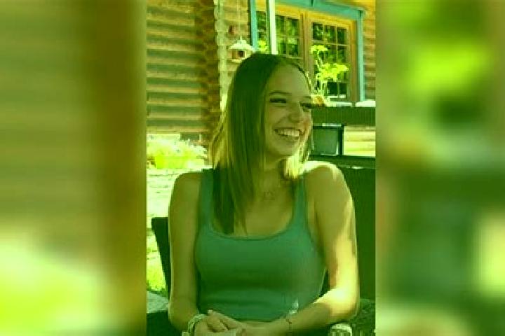 Mia, 23 — Escort in Saint-Blaise, Switzerland