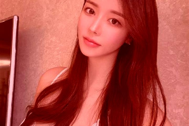 Mia, 23 — Escort in Wangjiangjing, China