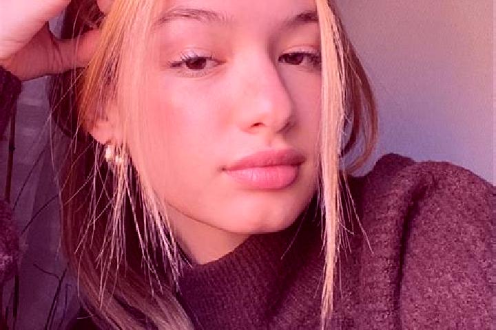 Mia, 24, a blonde brown-eyed european companion based in Dunayivtsi. Offering Roleplay, CIM, Duos. Available for incall and outcall, day and evening dates.