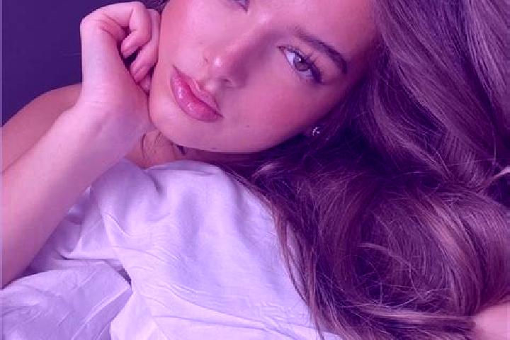 Mia, 24, a chestnut brown-eyed latina companion based in San Jose Palma Gorda. Offering GFE, Deep French Kissing, 69, Duos. Available for incall and outcall,...