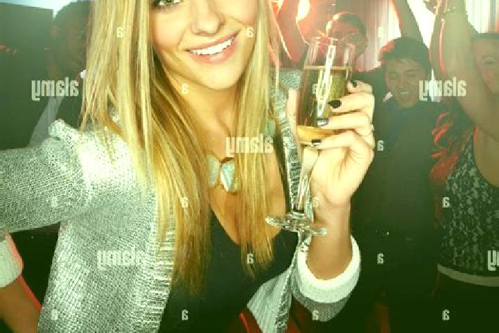 Mia, 24 — Escort in Charnay, France