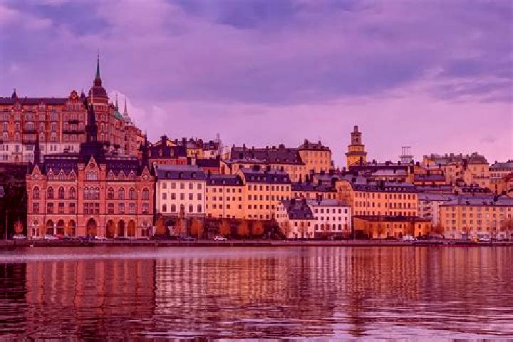 Mia, 24 — Escort in Hallabrottet, Sweden