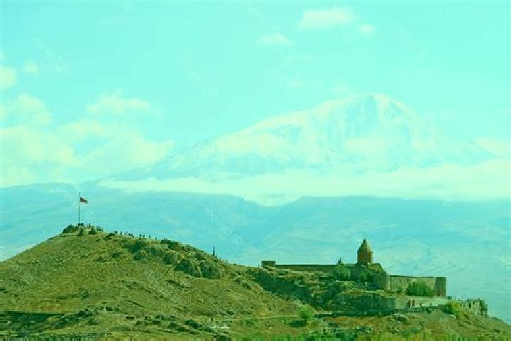 Mia, 24 — Escort in Shaghat, Armenia