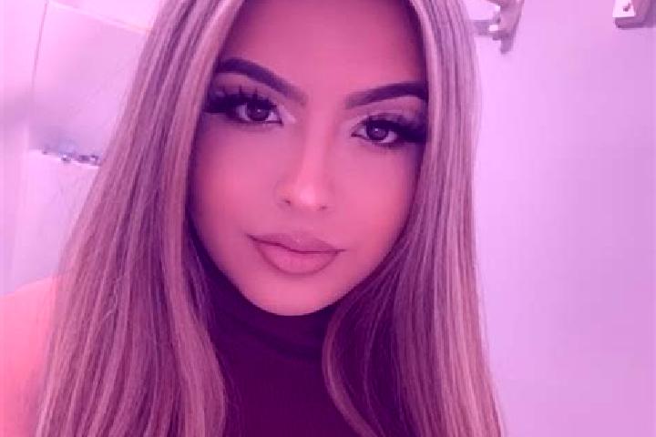 Mia, 25, a blonde amber-eyed latina companion based in Chartres. Offering CIM, Massage, 69, Couples. Available for incall and outcall, overnight bookings ava...