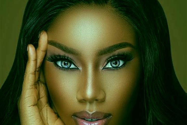 Mia, 25, a chestnut blue-eyed ebony companion based in Downer. Offering Couples, Massage, Roleplay. Available for incall and outcall, day and evening dates.