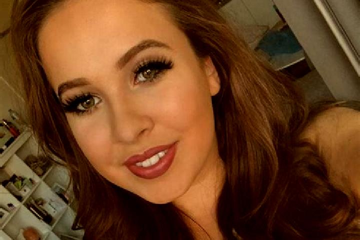 Mia, 25, a chestnut dark-eyed slavic companion based in Aberystwyth. Offering Tantra, Fetish, Striptease, Dinner Date, Duos. Available for incall and outcall...