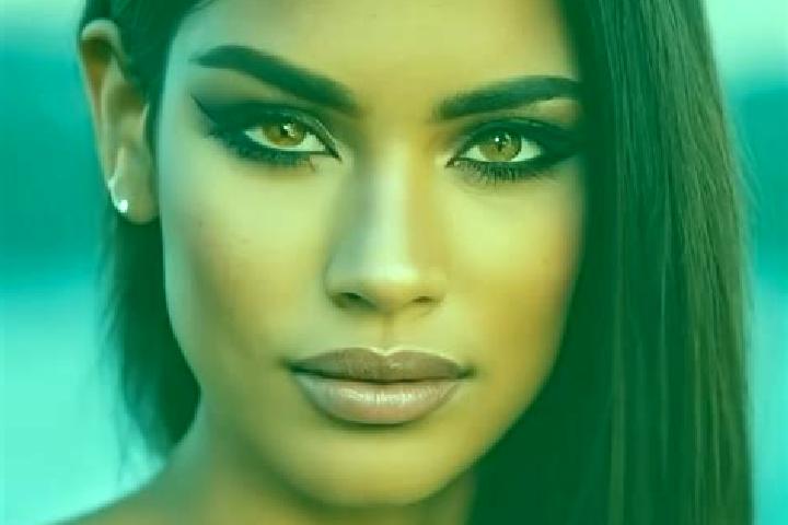 Mia, 25, a dark blonde amber-eyed latina companion based in Gongogi. Offering Duos, Massage, Striptease, 69. Available for incall and outcall, overnight book...