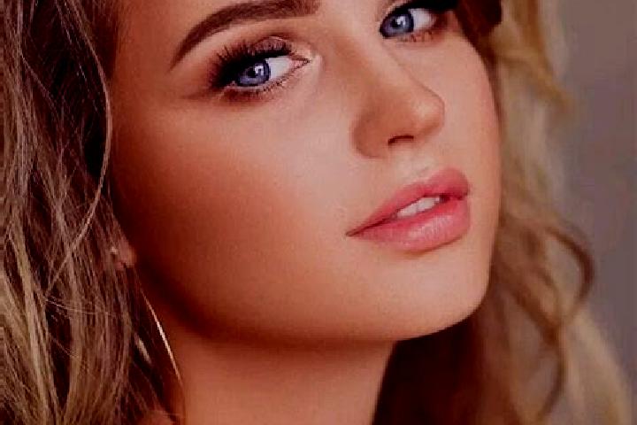 Mia, 25, a dark blonde blue-eyed indian companion based in Arancon. Offering Massage, Tantra, BDSM, Deep French Kissing. Available for incall and outcall, ov...