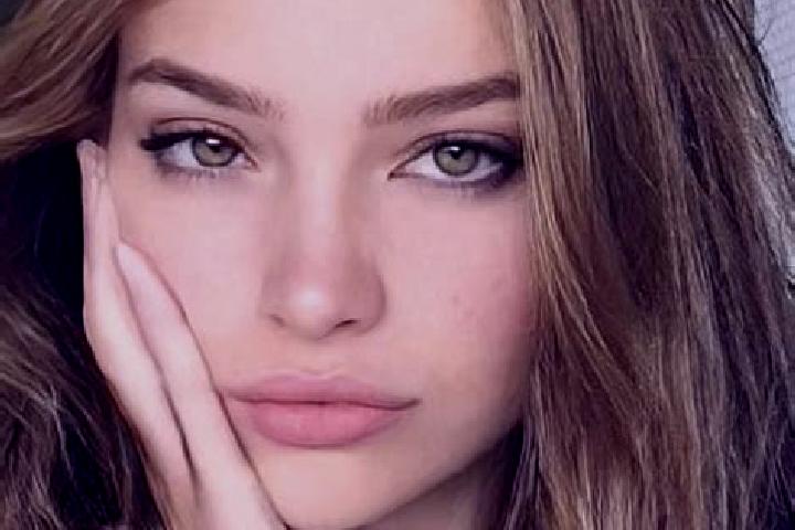 Mia, 25, a dark blonde hazel-eyed mixed companion based in Scopa. Offering Overnight, Duos, OWO, Girlfriend Experience, BDSM. Available for incall and outcal...