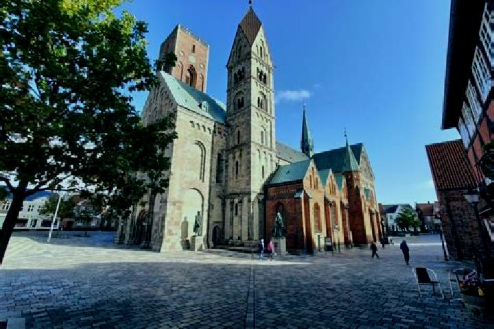 Mia, 25 — Escort in Ribe, Denmark