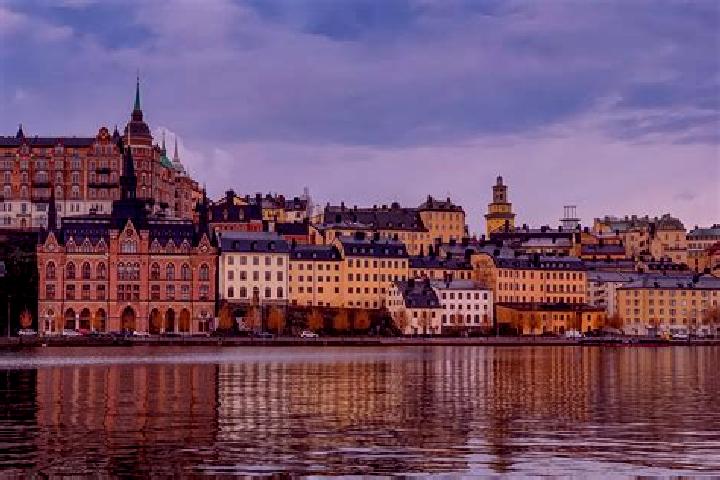 Mia, 25 — Escort in Roervik, Sweden