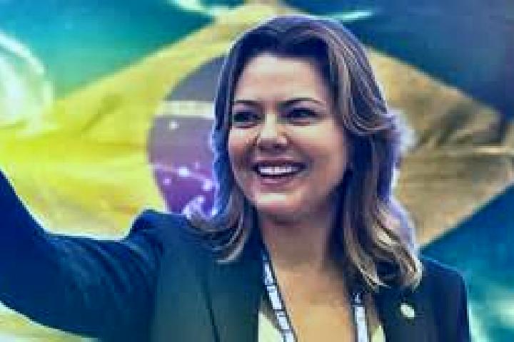 Mia, 25 — Escort in Sebastiao Barros, Brazil