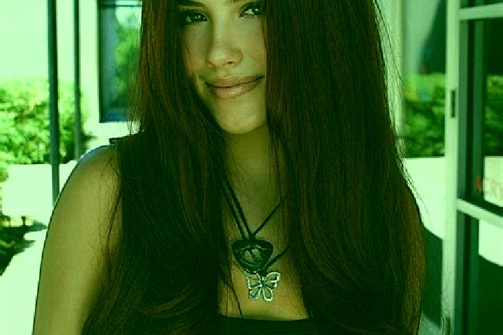 Mia, 26, a auburn brown-eyed mediterranean companion based in Altinho. Offering Roleplay, Tantra, GFE. Available for incall and outcall, day and evening dates.