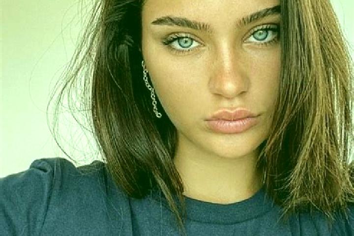 Mia, 26, a brunette dark-eyed mixed companion based in Hoekasen. Offering Domination, A-Level, Fetish. Available for incall and outcall, overnight bookings a...