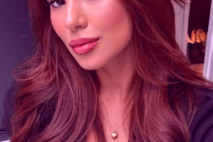 Mia, 26, a chestnut brown-eyed latina companion based in Schonermark. Offering Roleplay, Couples, Dinner Date, Erotic Massage, Domination. Available for inca...