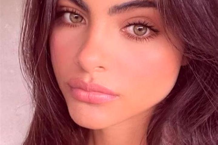 Mia, 27, a brunette dark-eyed indian companion based in Keremeos. Offering Massage, Striptease, BDSM, Tantra. Available for incall and outcall, day and eveni...