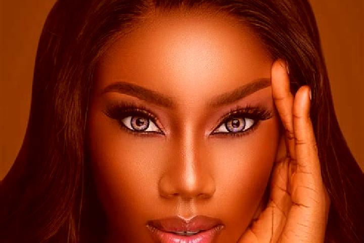 Mia, 27, a chestnut blue-eyed ebony companion based in Voievodeasa. Offering Domination, Duos, OWO, CIM, Dinner Date. Available for incall and outcall, day a...