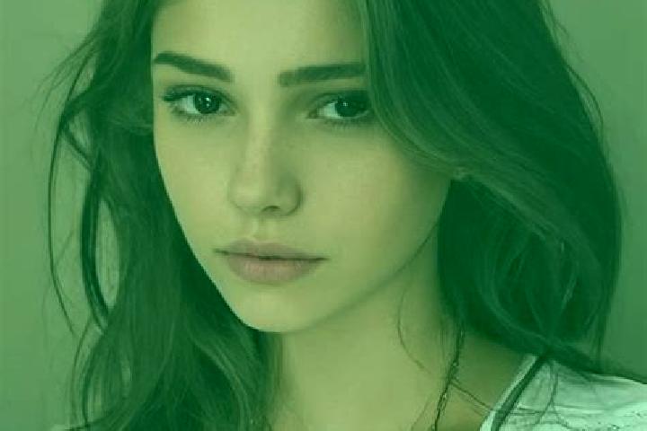 Mia, 27, a chestnut grey-eyed slavic companion based in Lap Lae. Offering Striptease, GFE, Duos. Available for incall and outcall, overnight bookings available.