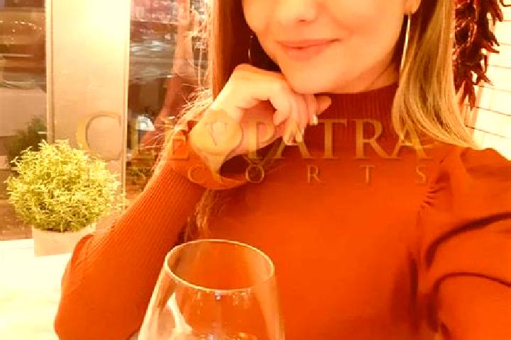 Mia, 27, a red amber-eyed latina companion based in Williamsburg. Offering BDSM, GFE, Fetish, Dinner Date, Party Girl. Available for incall and outcall, day ...
