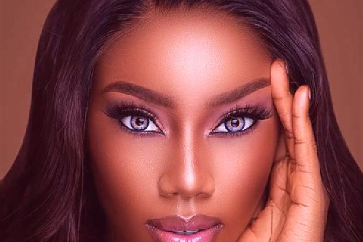 Mia, 27, a red blue-eyed ebony companion based in Tevaram. Offering Striptease, Fetish, Domination, Dinner Date. Available for incall and outcall, day and ev...