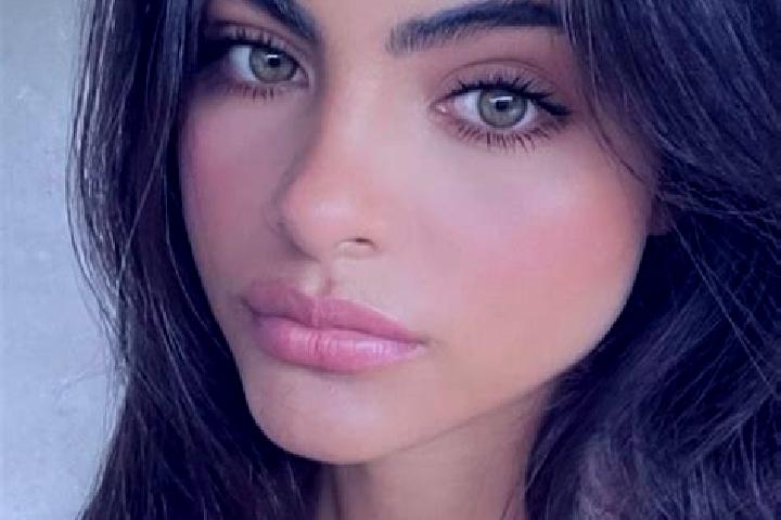 Mia, 27, a red hazel-eyed latina companion based in Cubas. Offering CIM, Travel Companion, Dinner Date. Available for incall and outcall, overnight bookings ...