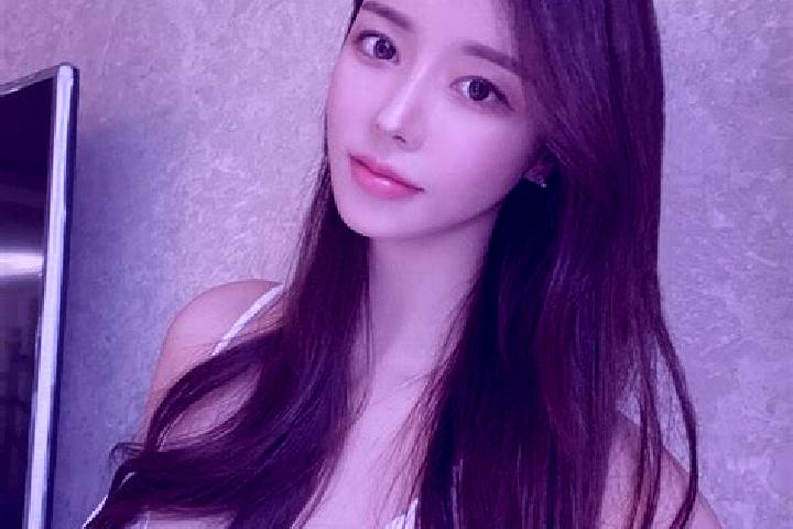 Mia, 27 — Escort in Dianzicheng, China