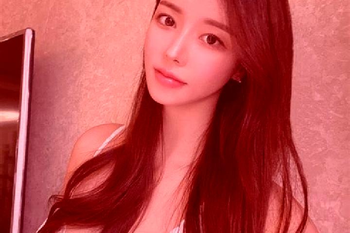 Mia, 27 — Escort in Donghuanggou, China