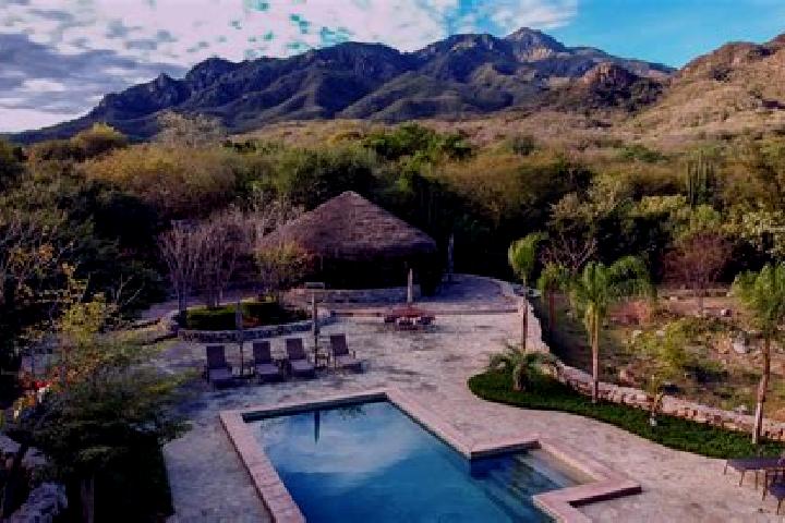 Mia, 27 — Escort in El Pedregal, Mexico