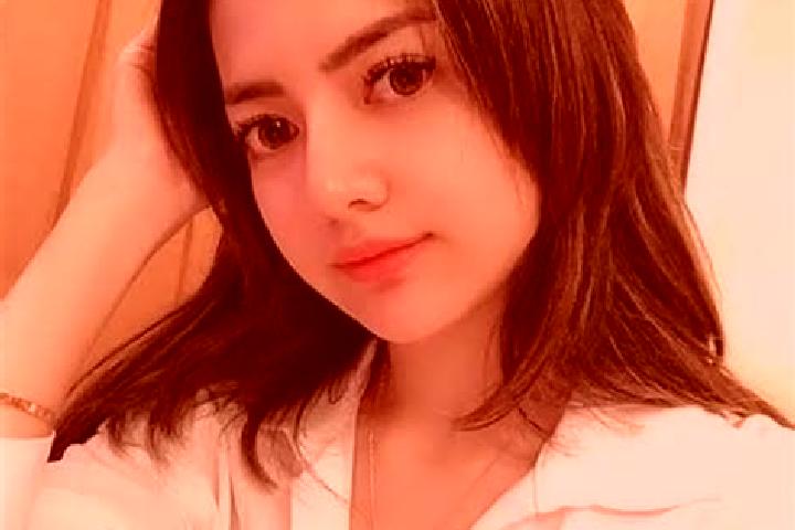 Mia, 27 — Escort in Gunungempuk, Indonesia