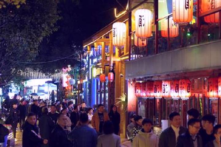 Mia, 27 — Escort in Jinniu, China
