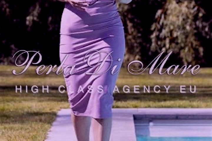 Mia, 27 — Escort in Santa Mare, Romania