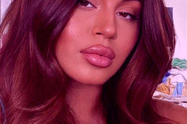 Mia, 28, a auburn dark-eyed latina companion based in Langdale. Offering Girlfriend Experience, GFE, Party Girl, Duos. Available for incall and outcall, day ...