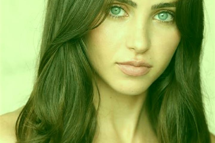 Mia, 28, a brunette dark-eyed caucasian companion based in Vere. Offering A-Level, CIM. Available for incall and outcall, day and evening dates.