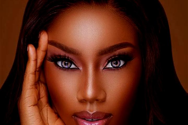 Mia, 28, a red blue-eyed ebony companion based in Sadaba. Offering Duos, Massage, Party Girl. Available for incall and outcall, overnight bookings available.