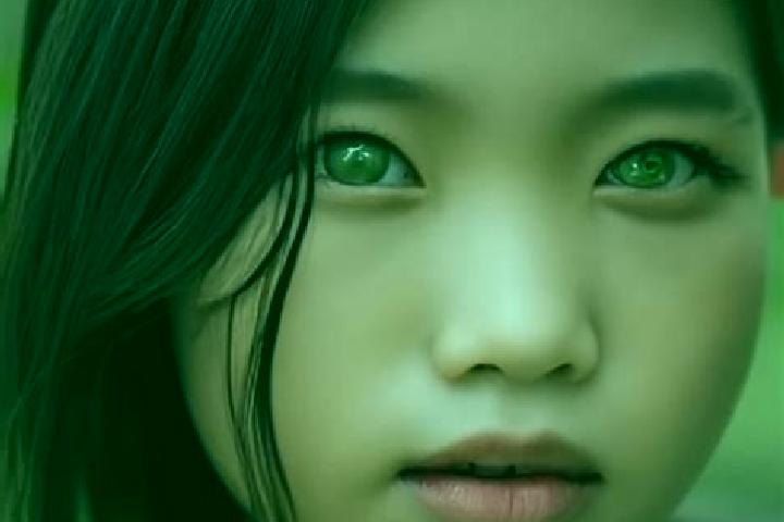 Mia, 28, a red green-eyed asian companion based in Rovenky. Offering BDSM, GFE, Duos. Available for incall and outcall, day and evening dates.