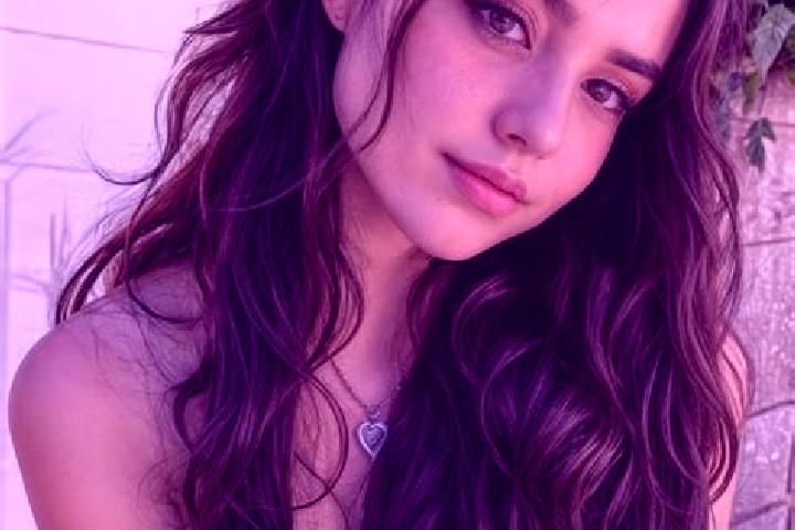 Mia, 28, a red hazel-eyed middle eastern companion based in Theix. Offering Domination, Travel Companion, Erotic Massage, GFE. Available for incall and outca...