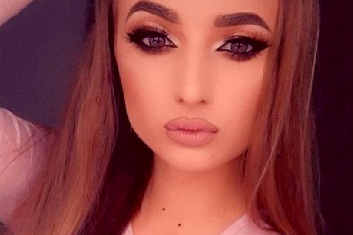 Mia, 28 — Escort in Ciomagesti, Romania