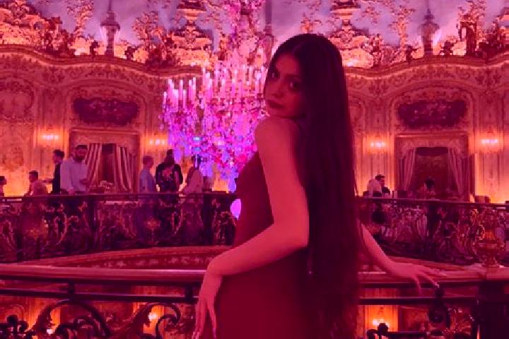 Mia, 28 — Escort in Novaya Lyalya, Russia
