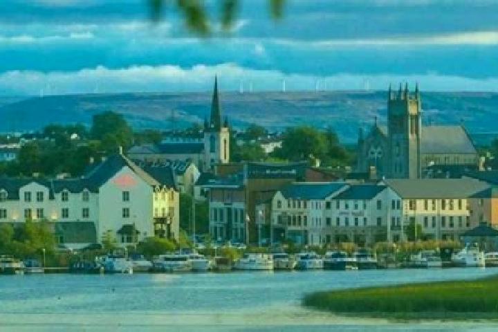 Mia, 29 — Escort in Carrick-on-Shannon, Ireland
