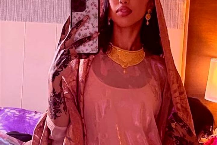 Mia, 29 — Escort in Kaki, Iran